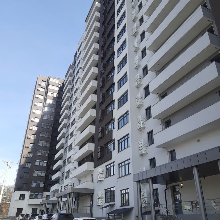 Продам квартиру в Новострое ЖК Инфинити в Центре города ! - фото 1
