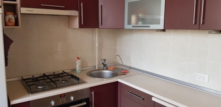Продам 1 кім квартиру Залютино 2 балкона - фото 1