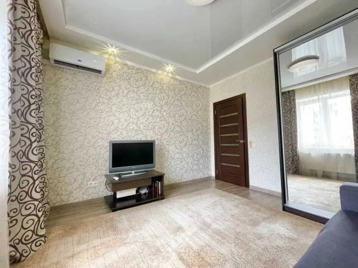 Продам 1-к квартиру ЖК Київський Маєток - фото 1