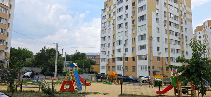 Продам 2 к.кв. в ЖК Радужний метро Палац Спорту - фото 1