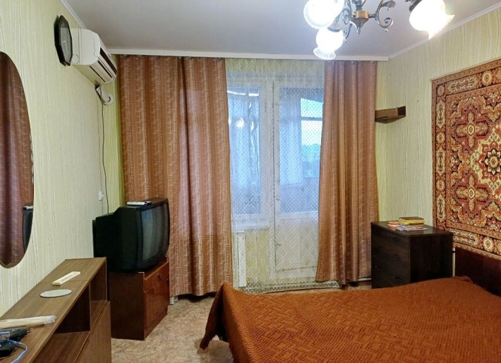Продам 3 кімн.квартиру біля метро "Спортивна"! - фото 1
