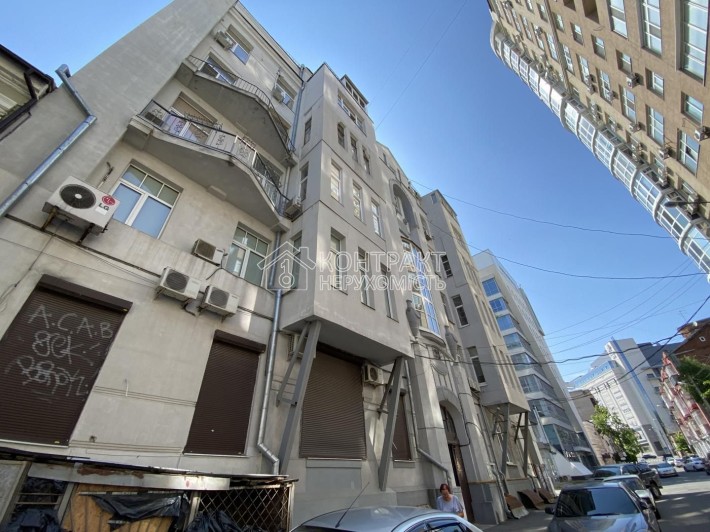 Продаж 4х кім кв в історичному будинку. Короленка, Майдан Конституції - фото 1