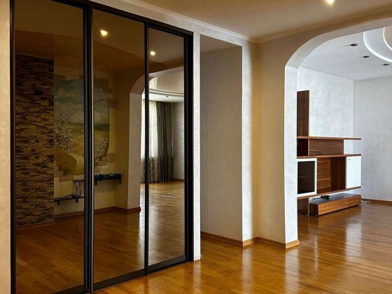 Продаж 4-х квартира вул.Дмитріївська 13 Шевченківський район