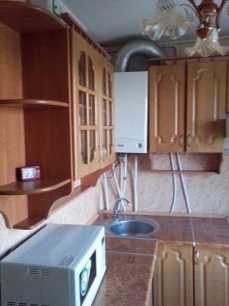 Продаю квартиру у центрі міста Вознесенська по вул. Собороності. - фото 1