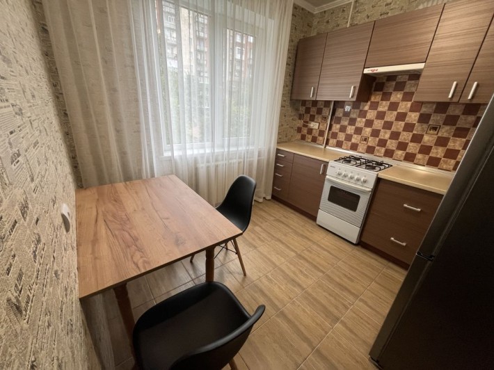 Оренда 2к на Виставці.Костел.Євроремонт,укомплектована.13000+кп - фото 1