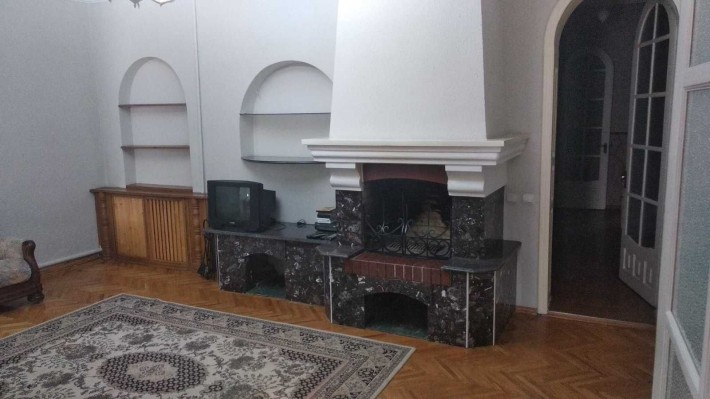 3-х кімнатна квартира від власника .центр.1-й пов. - фото 1