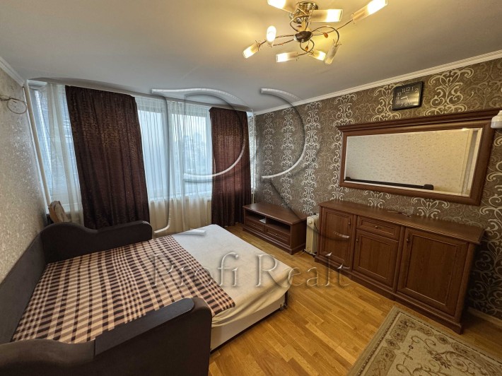 Оренда на Оболоні 1 кімнатна , набережна, метро Героїв Дніпра - фото 1