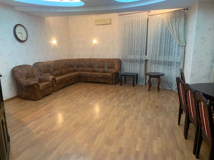 Сдам просторную 4к на ул. Европейская, 30. Центр. - фото 1