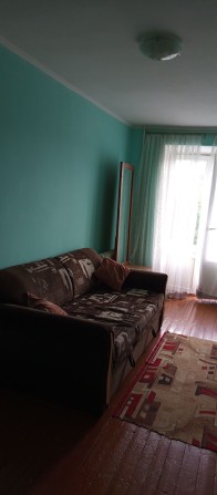 Здається  облаштована 2х кімнатна. а квартира в  центрі - фото 1