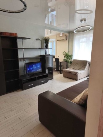 Оренда 2к квартири Центр
Крутогірний узвіз 16 а - фото 1