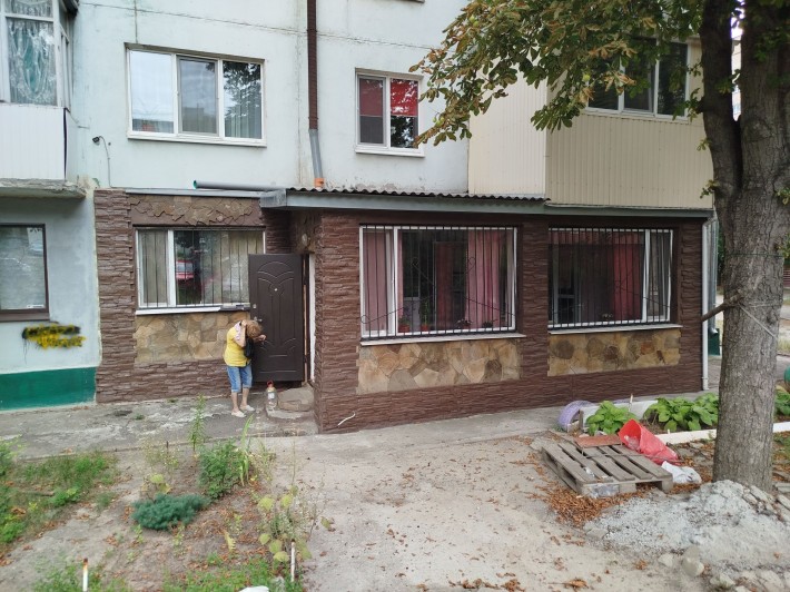 Сдам квартиру, первый этаж отдельно вход, стоянка автомобиля - фото 1