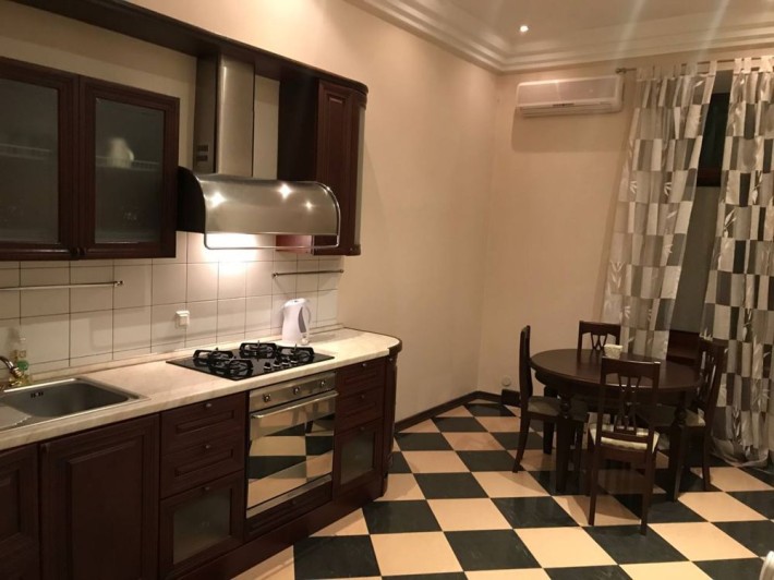 СДАМ 4х комн квартиру 160м2 центр Пастера Украинский театр новый рынок - фото 1