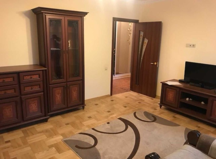 Здається 1-кімнатна квартира з євроремонтом на вул. Варшавська, 136 - фото 1