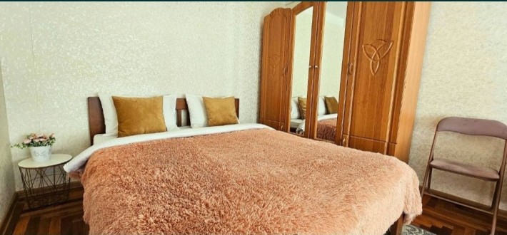 Оренда 1к.кв на Космосі на короткий термін - фото 1