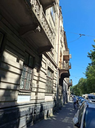 Оренда Шота Руставелі 1 кім квартира-кавалєрка - фото 1