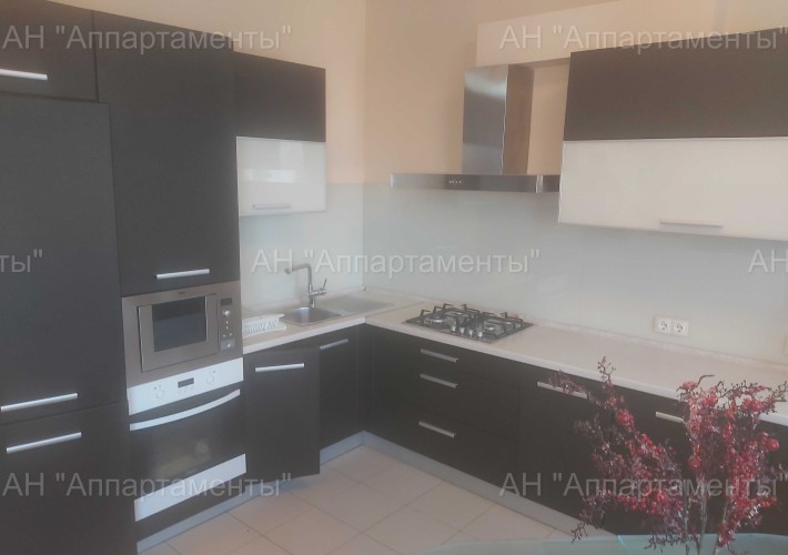 Сдам 3к-студию в новострое, 90м, дизайнерский ремонт, Центр - фото 1