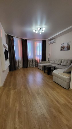 Аренда 2 комнатная квартира 90м2 в ЖК Павлово Поле метро 23 Августа - фото 1