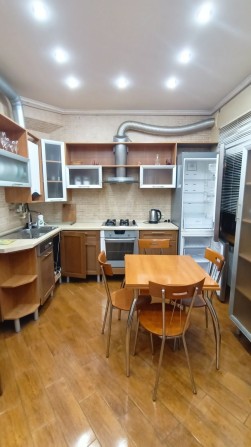 Сдам 3 х комнатную квартиру  ЦЕНТР - фото 1