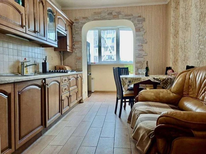 Продам 2 кімнатну квартиру, з ремонтом, на вулиці Олеся Гончара 62, Галицька площа, Центр Києва, Рай - фото 1