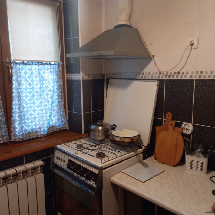 Сдам 2хкв,1/5 эт с балконом,Ньютона,м Дв Спорта - фото 1