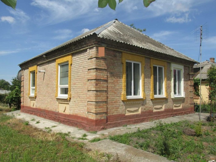 Продам 2/3  газифікованого будинку на пл. Покровській - фото 1