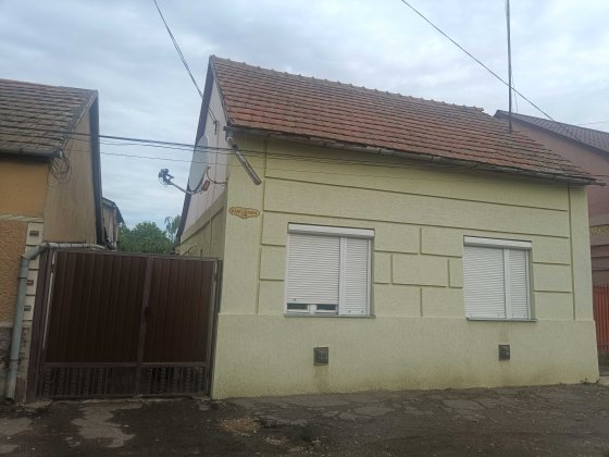 ПРОДАЖ 5-и кімнатного будинку з ремонтом, 10 хв. до центру та басейну! Берегово