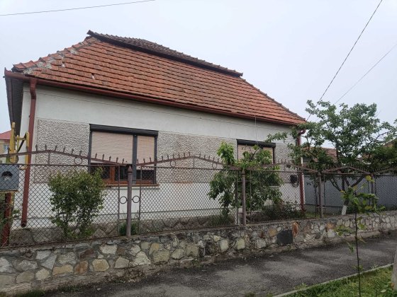 ПРОДАЖ 2х кімнатного БУДИНКУ 600 м від басейнів, один з КРАЩИХ РАЙОНІВ Берегово