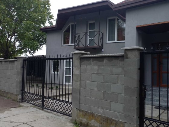 Продам будинок біля термальних басейнів. Берегово