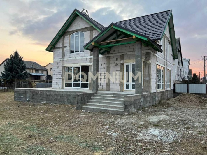 Продається новобудова по вул Мала Садова в м/Виноградів - фото 1