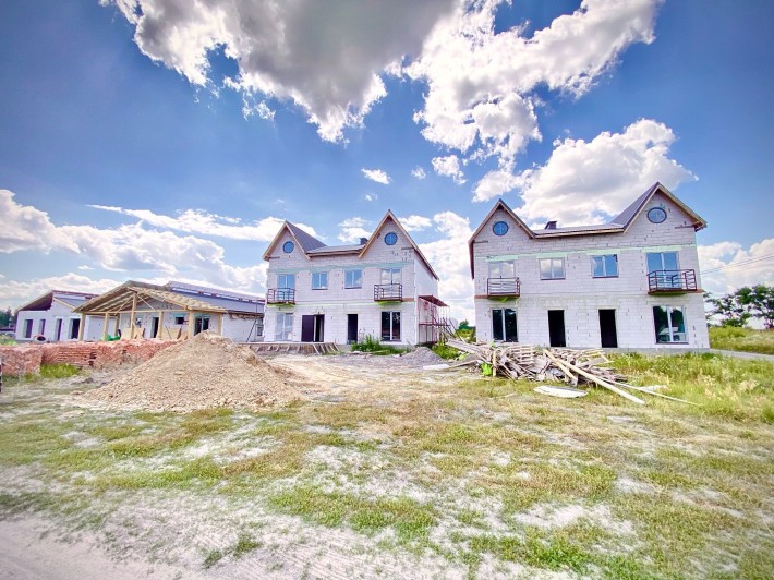Продам таунхаус, квартиру,квадродім - фото 1