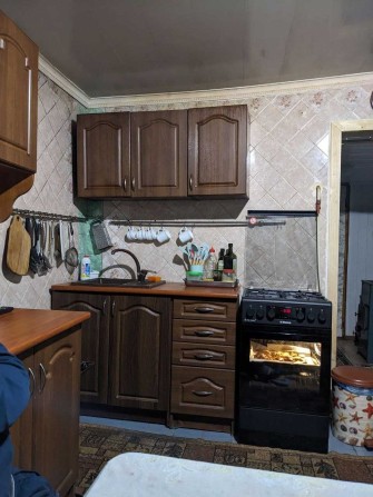 Продам хороший дом в общем дворе - фото 1