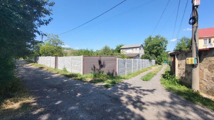 Терміново Продам приватизовану ділянку з будинком, в передмісті,  райо - фото 1