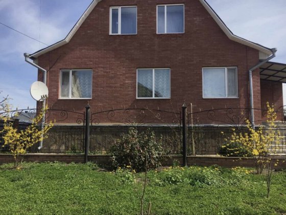 продам дом в современном районе глухов Глухов