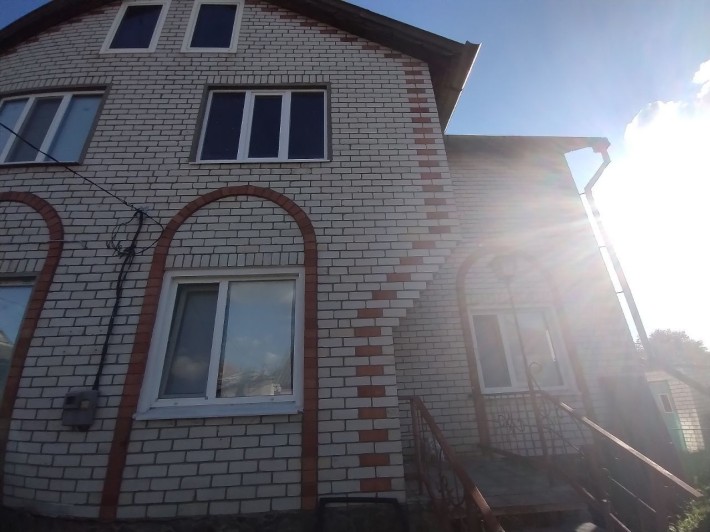 Продаж 1/2 будинку від власника, центр м. Дергачі, вул. Каштанова - фото 1