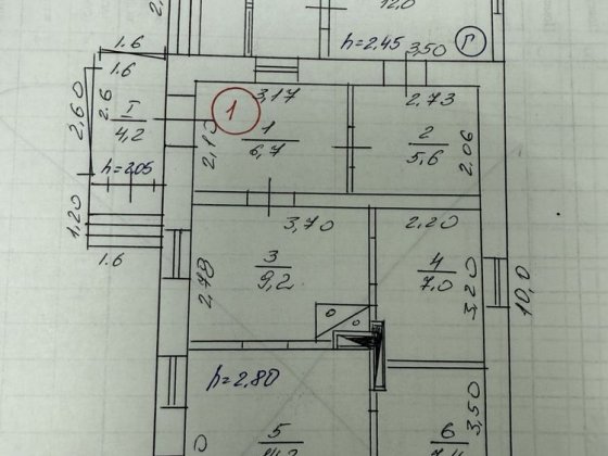 Продається будинок в районі ЦГБ без ремонту
