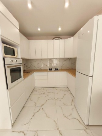 В Продажу триповерховий Таунхаус з ремонтом, ГАЗ, 105 м² - фото 1