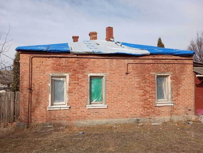 Продам дом в Изюме СРОЧНО реальному покупателю торг - фото 1