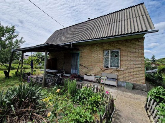 Мальовнича дача біля лісу та озера | 6,5 соток | Цегляний будинок Гостомель