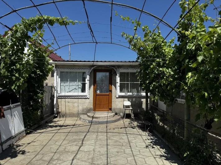 Продам дом в пгт Великодолинское - фото 1