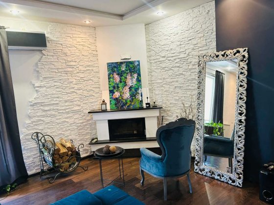 Триповерховий таунхаус в Гостомелі з ремонтом Гостомель