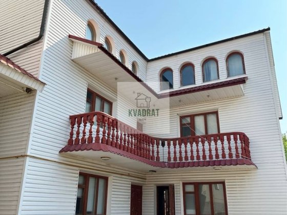Продам просторий будинок для великої сімї Кам'янець-Подільський