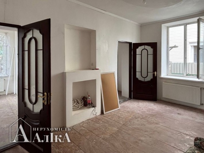 Продам світлий та просторий будинок у зручному районі - фото 1