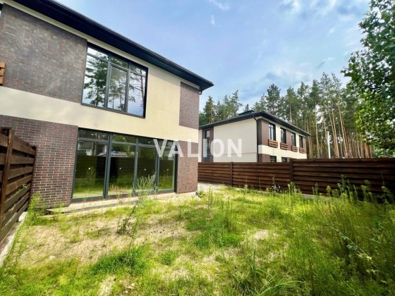 Продаж дуплексу з підвалом в котеджному містечку біля парку Гостомель