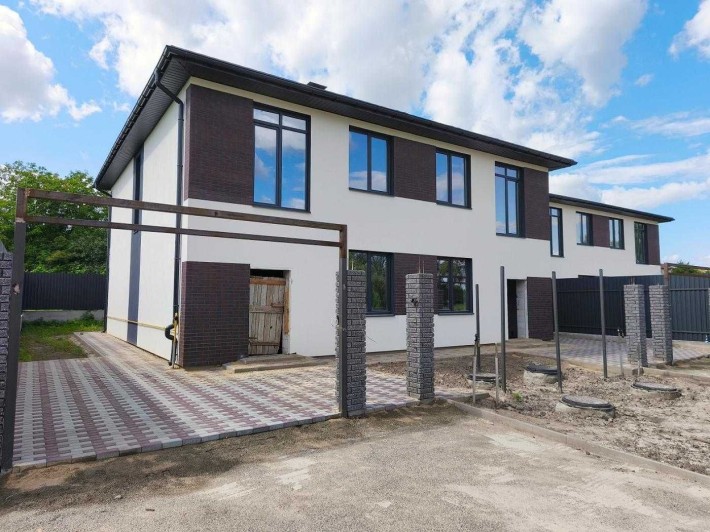 Продажа дуплексу з видом на озеро в м. Гостомель - фото 1