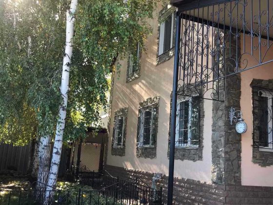 Дом в два уровня+ гостевой дом!