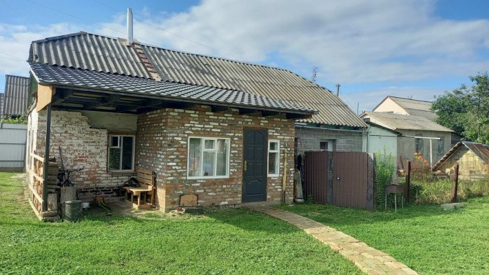 Продається 1/2 житлового будинку - фото 1