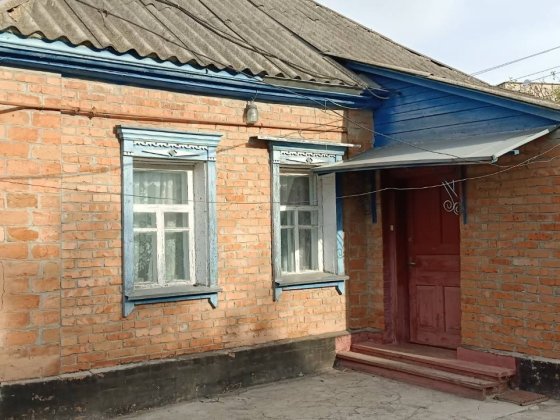 Продам дом із землею в Центрі міста Миргород