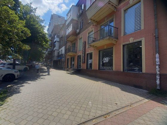 Нове Приміщення на Поля 14, Червона лінія, окремий вхід і вітринні вікна на червону лінію. Днепр