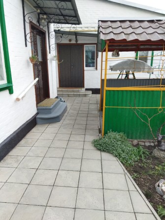 Продам  двоквартирний  будинок для родини,або поквартирно. - фото 1