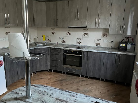 Продам половину житлового будинку Звягель